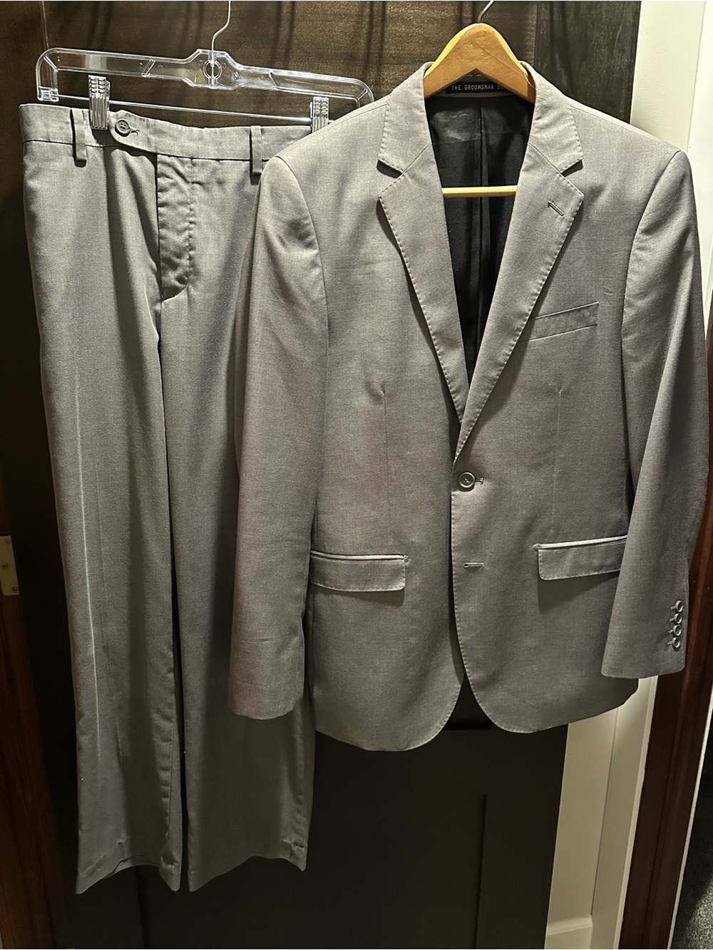 Men's Light Gray Two-Piece Suit Jacket & Trousers — Classic Notch Lapel